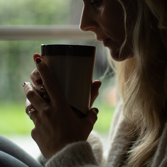Stress en hormonale disbalans bij vrouwen: symptomen, oorzaken en wat je kunt doen